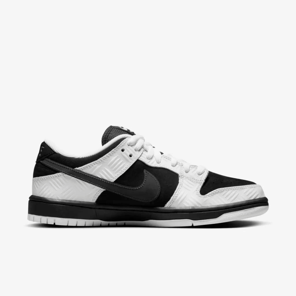 TIGHTBOOTH x Nike SB Dunk Low Pro Black White