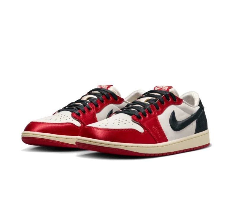 Air Jordan 1 Retro Low OG Trophy Room Away