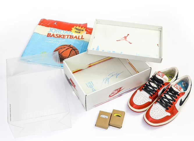 Air Jordan 1 Retro Low OG Trophy Room Away